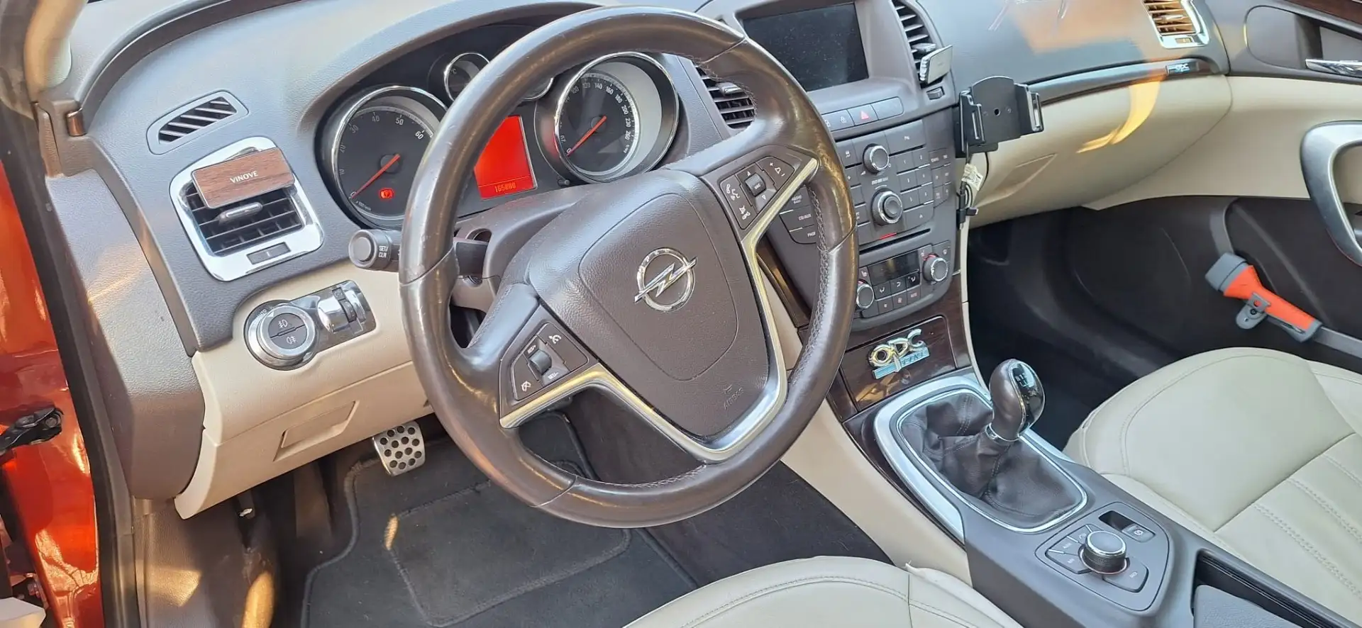 Opel Insignia 2.0 T Cosmo 4x4 Rood - 1