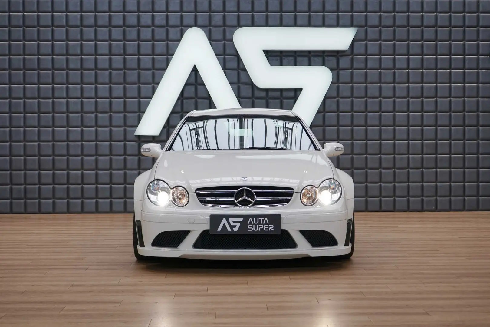 Mercedes-Benz CLK 63 AMG V8 6.2 type C209 Black Series 520 ch - One of 500 Белый - 2