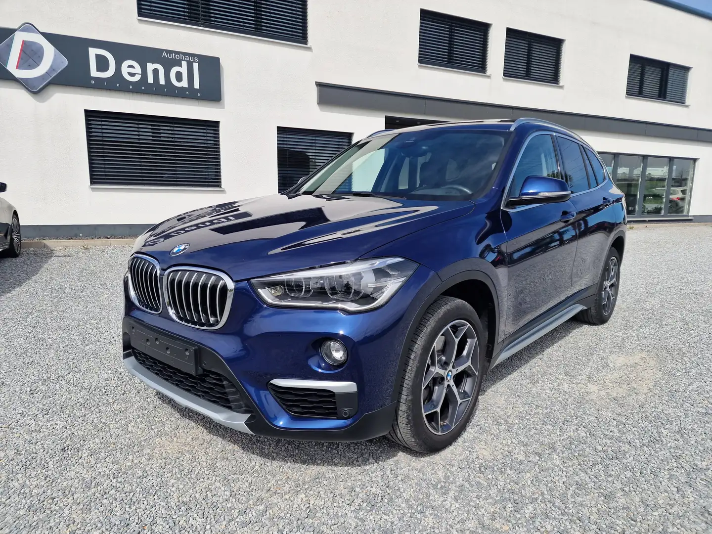 BMW X1 xDrive 20d xLine*LED*Navi*RFK*Pano*M-Lenkrad* Blau - 2