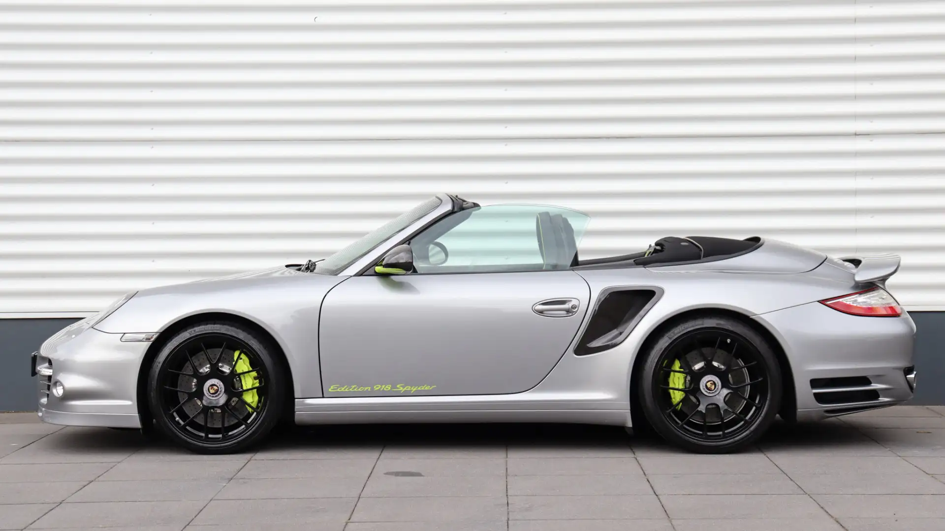 Porsche 997 Cabrio 3.8 Turbo S 918 Spyder Grijs - 2