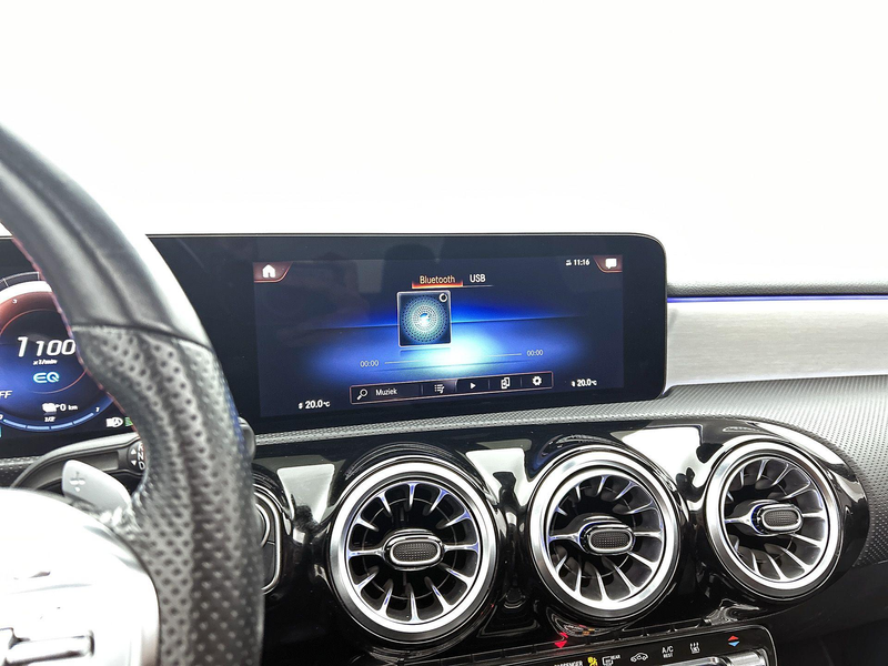 Mercedes-Benz CLA 250 e AMG Line — photo 12