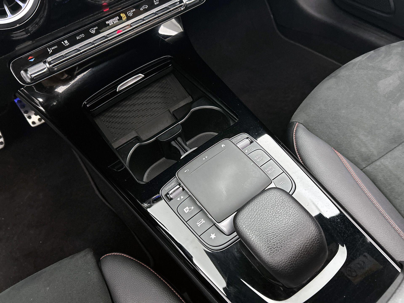 Mercedes-Benz CLA 250 e AMG Line — photo 10