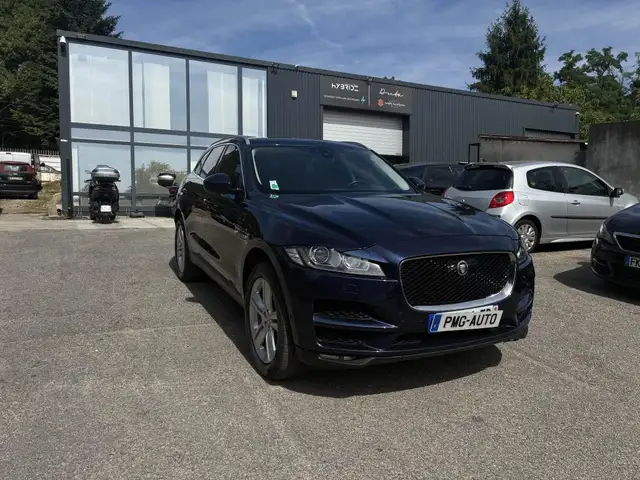 Jaguar F-Pace view 6