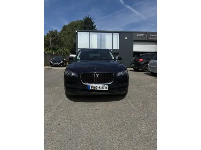 Jaguar F-Pace view 7