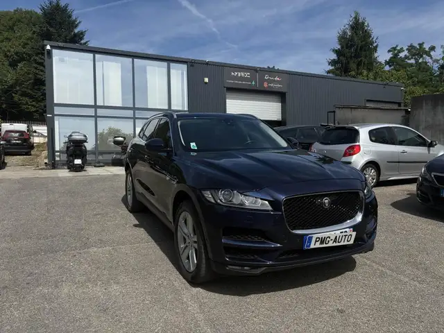 Jaguar F-Pace view 5