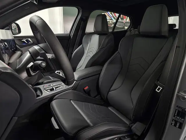BMW 1 Series view 9