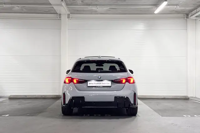 BMW 1 Series view 7