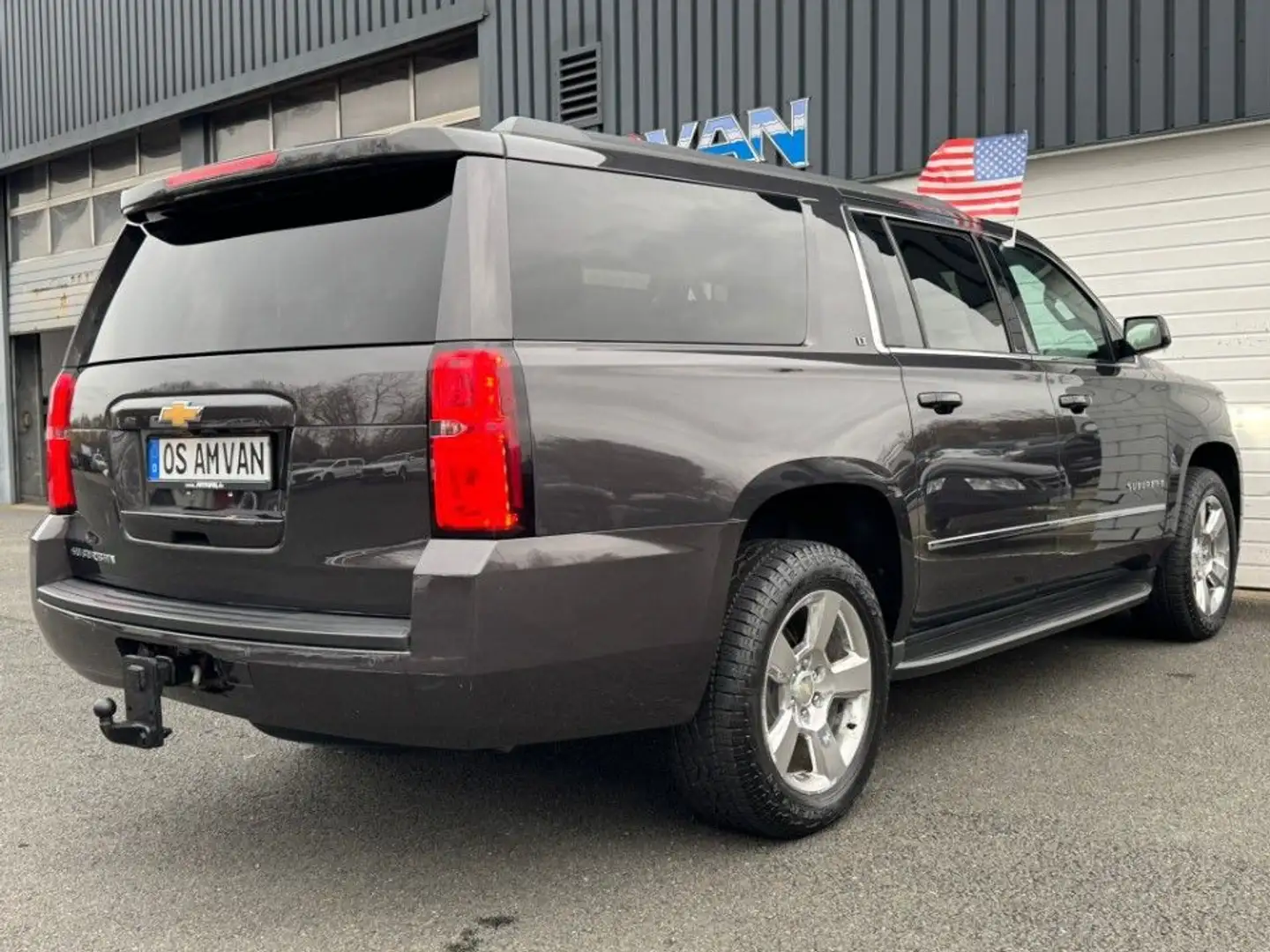 Chevrolet Suburban 2016er 5.3 V8 LT Leder MwSt. LPG Grau - 2