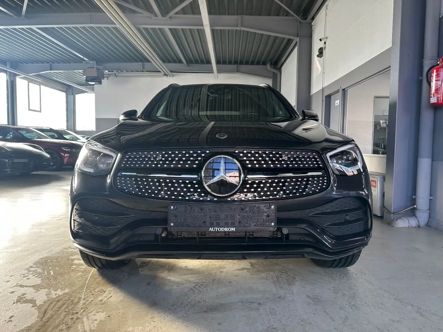 Mercedes-Benz GLC 300 e 4Matic/AMG Line/Burmester/AHK/Panorama Gris - 2
