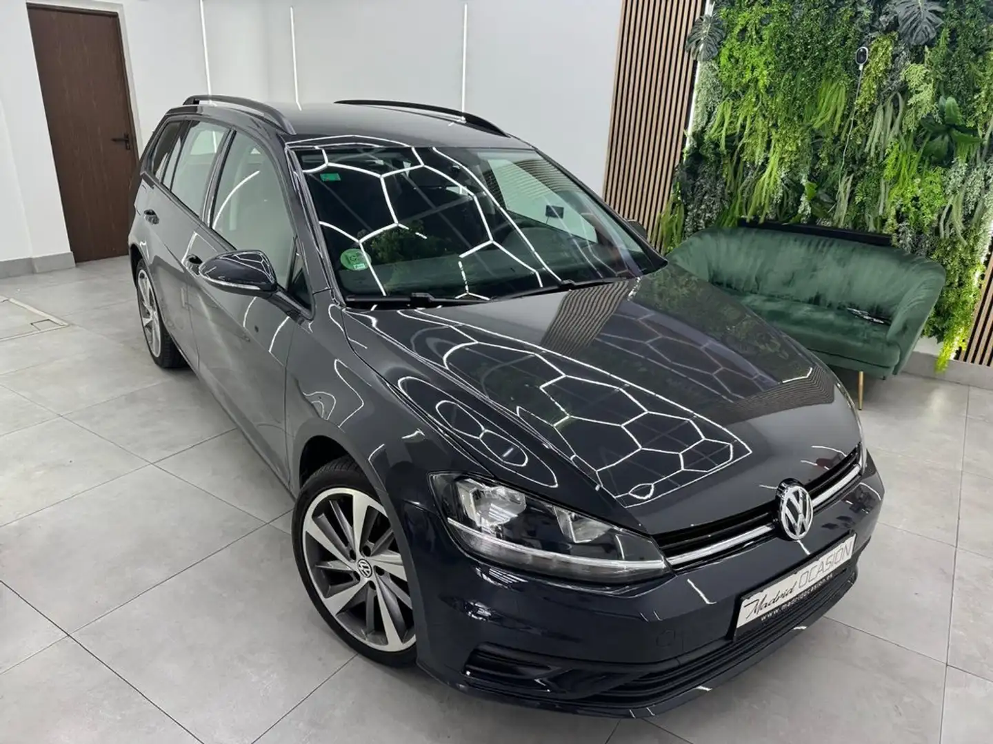 Volkswagen Golf Variant 1.6TDI Advance DSG7 Gris - 2