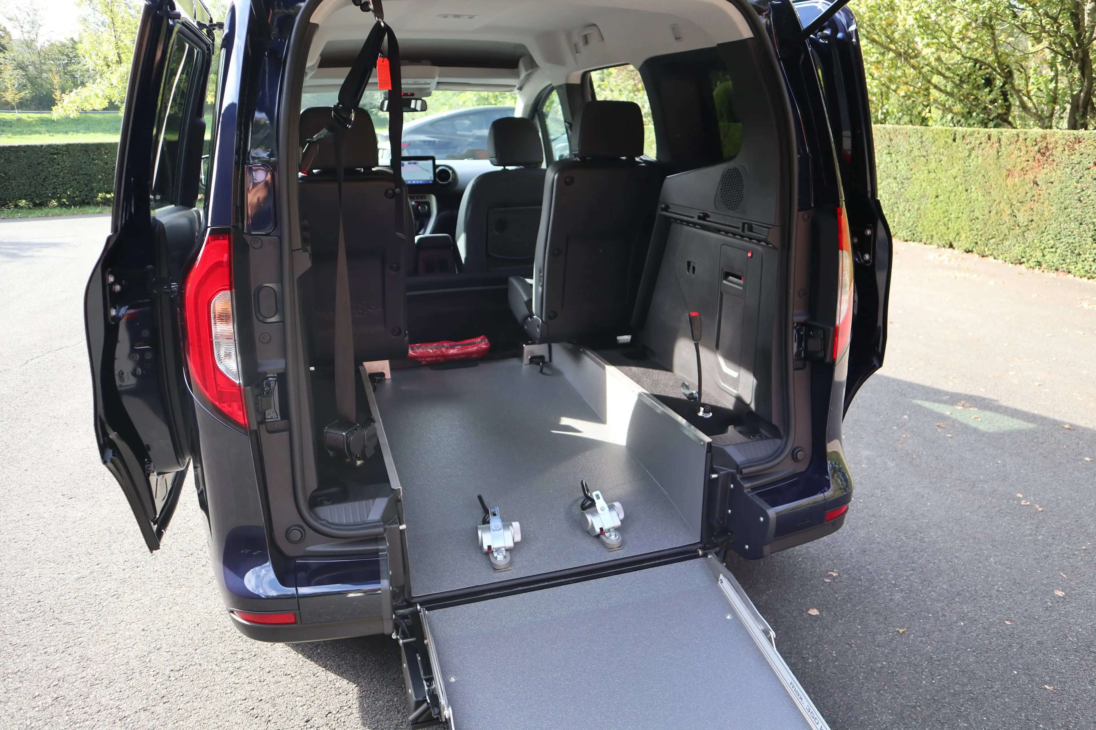 Mercedes-Benz T-Class 180 Edition*rollstuhlgerecht*neuer AMF-Bruns Umbau*Wenderampe*5.Sitzer* — photo 11