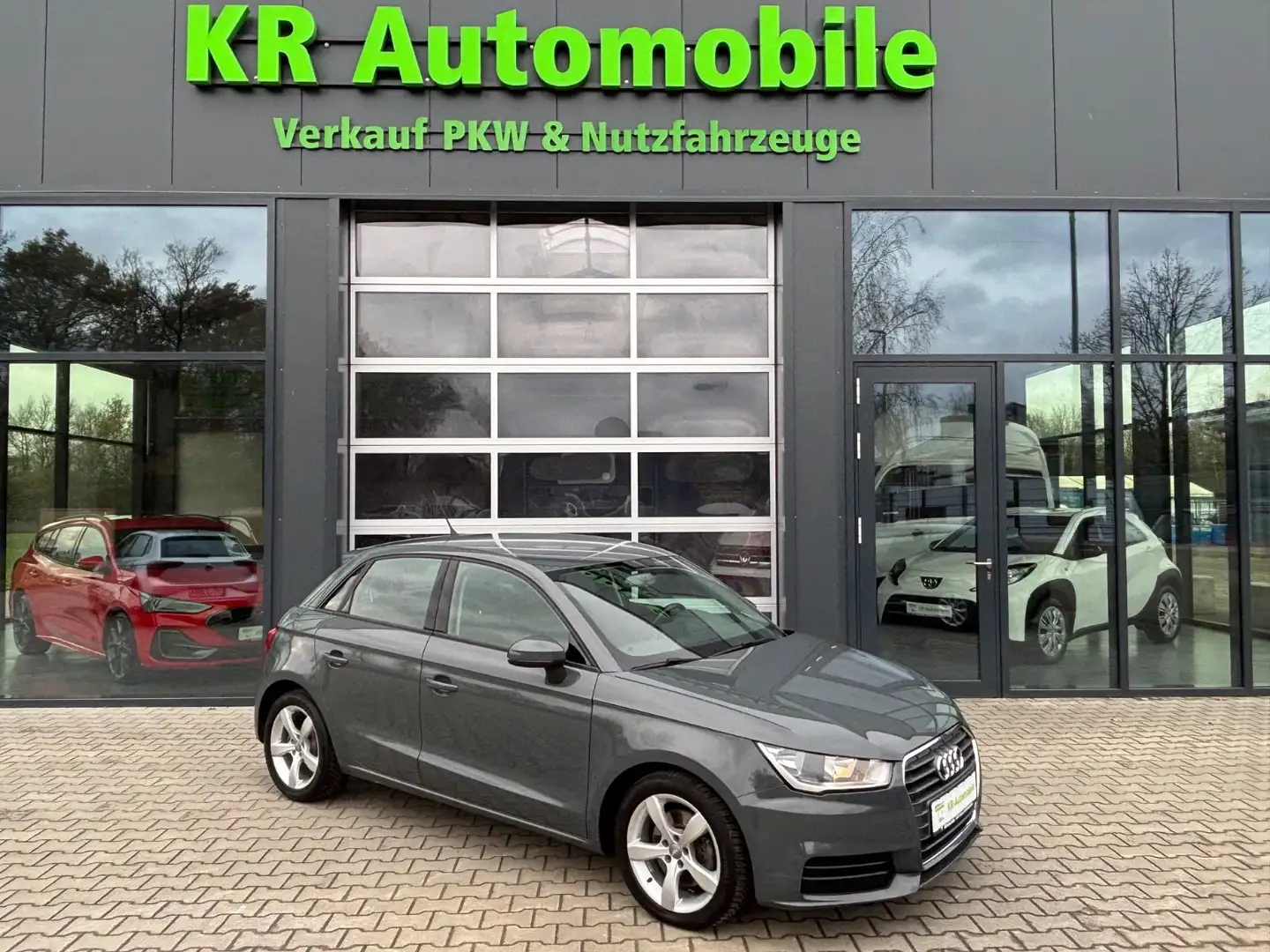 Audi A1 Sportback - Allwetterreifen Grau - 1