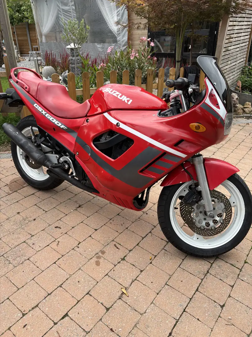 Suzuki GSX 600 Rouge - 2