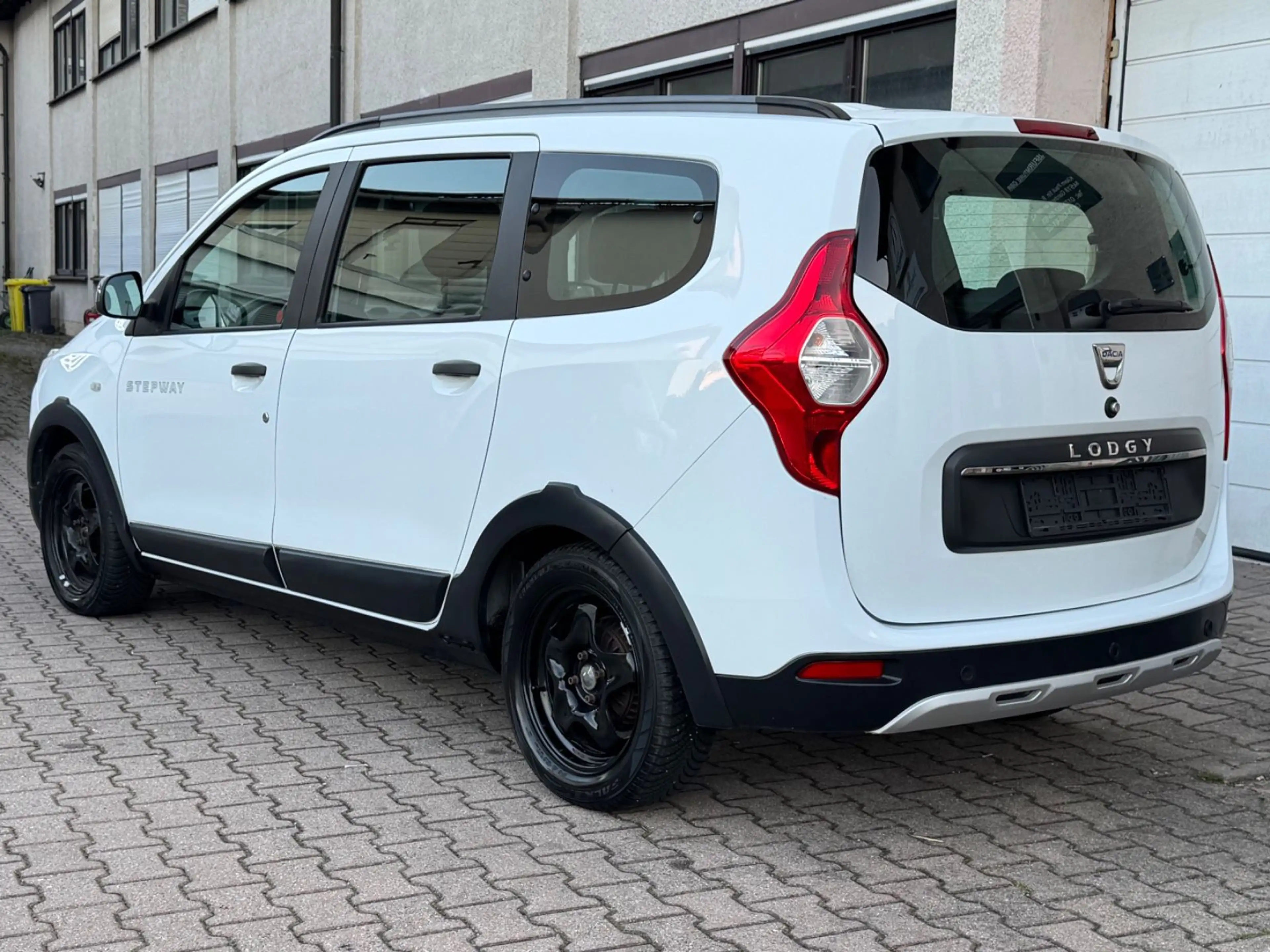 Dacia Lodgy Stepway 7-SITZER NAVI TEMP. FACELIFT MwSt. — photo 4