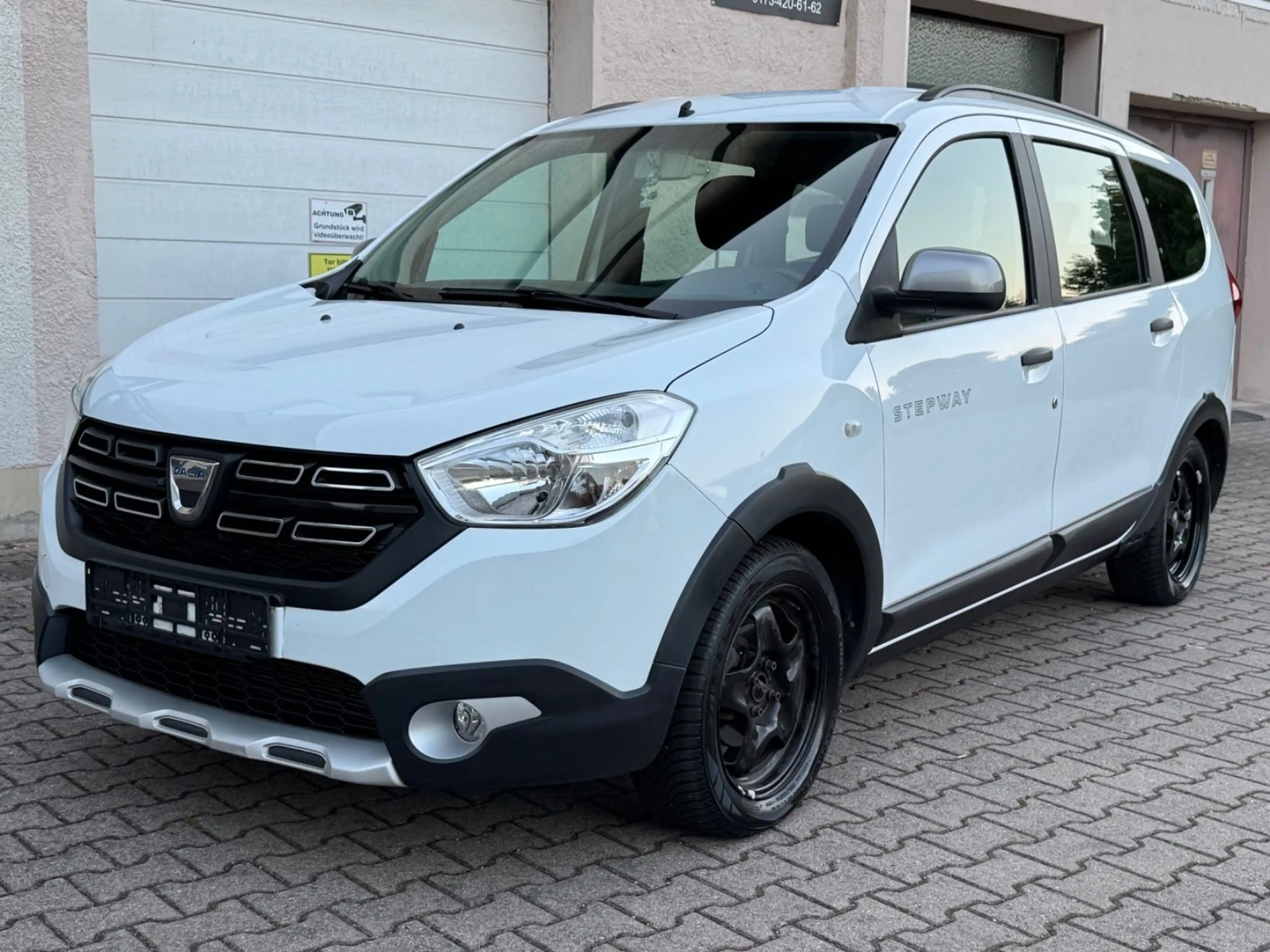 Dacia Lodgy Stepway 7-SITZER NAVI TEMP. FACELIFT MwSt. — photo 2