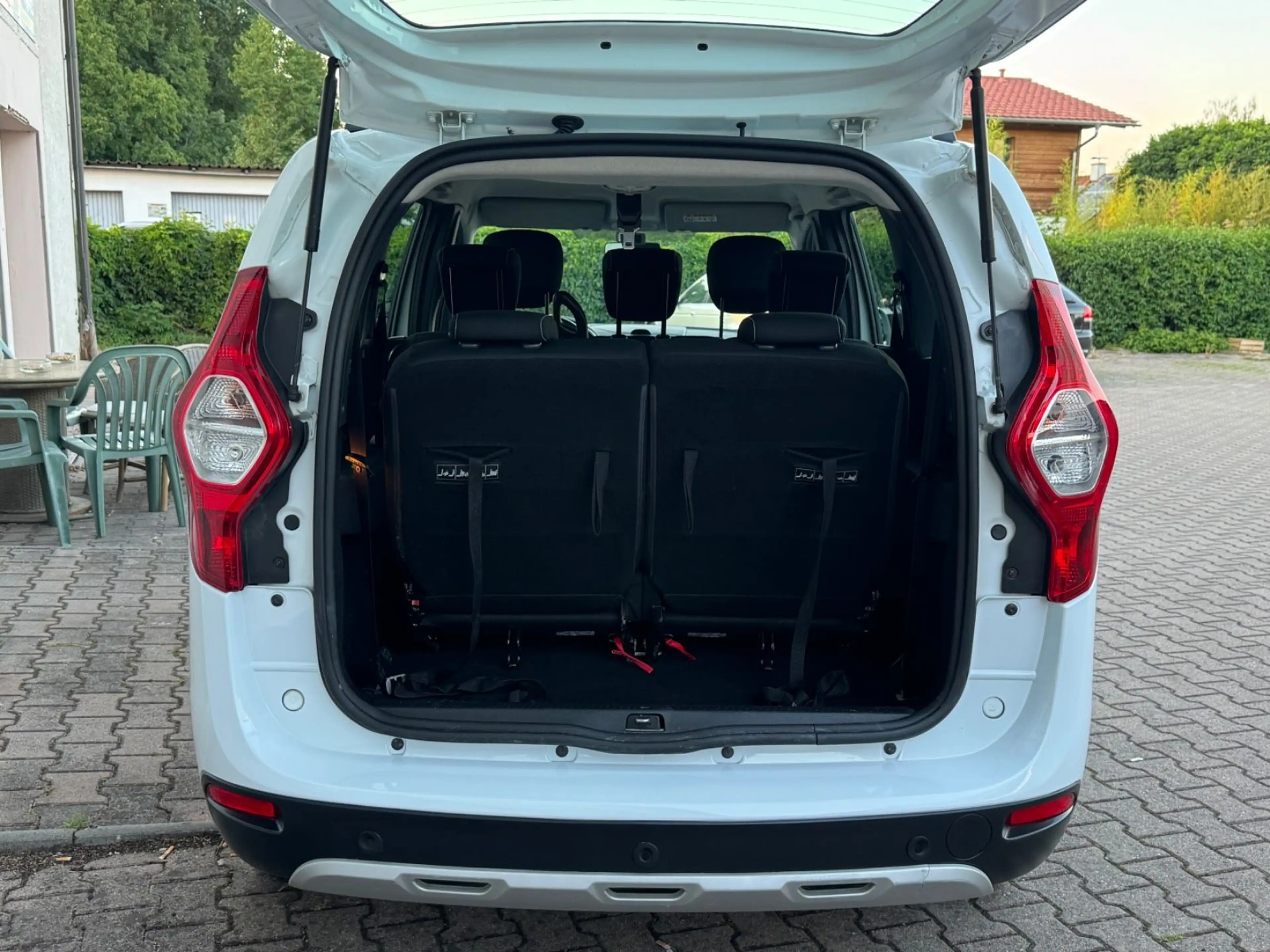 Dacia Lodgy Stepway 7-SITZER NAVI TEMP. FACELIFT MwSt. — photo 7