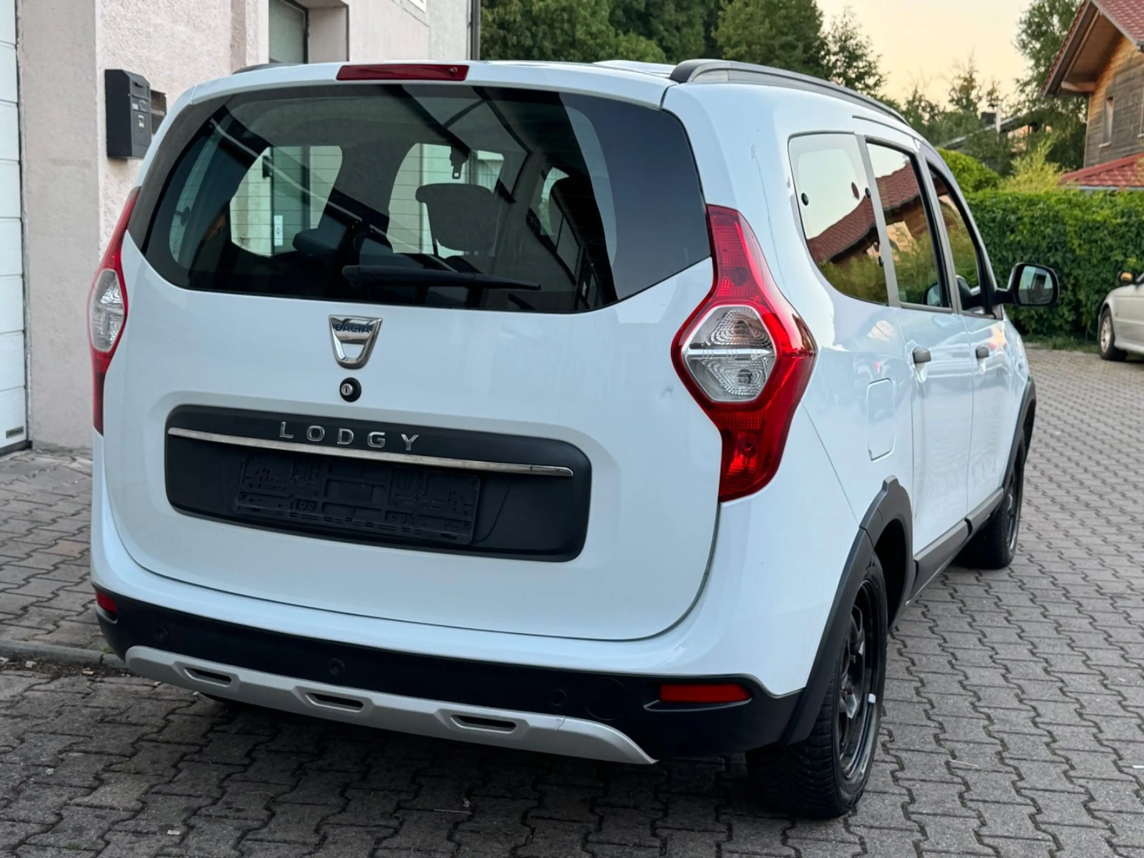 Dacia Lodgy Stepway 7-SITZER NAVI TEMP. FACELIFT MwSt. — photo 8