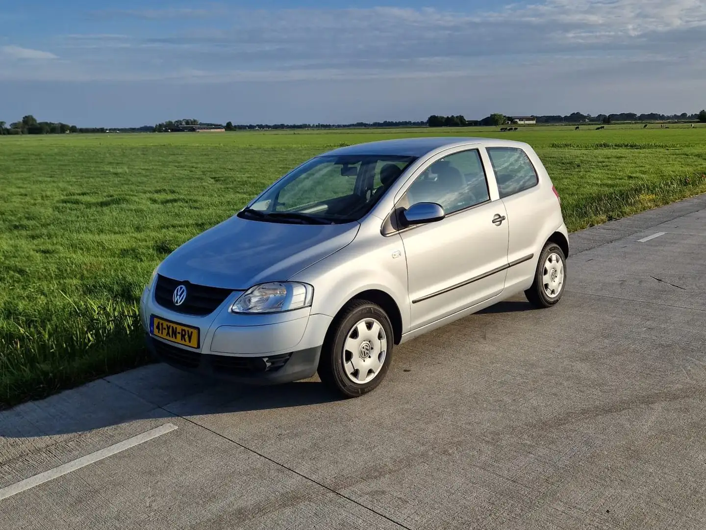 Volkswagen Fox Fox 1.4 Trendline Gris - 1