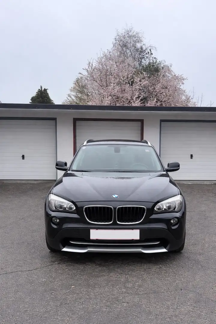 BMW X1 sDrive 18d E84 N47 Schwarz - 1