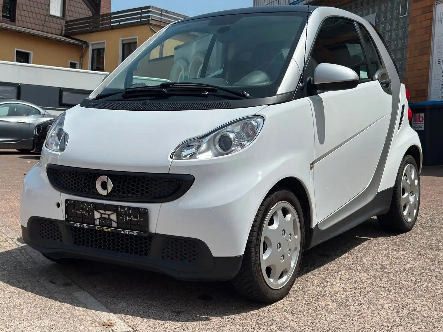 smart forTwo fortwo coupe Micro Hybrid Drive 45kW Silber - 1