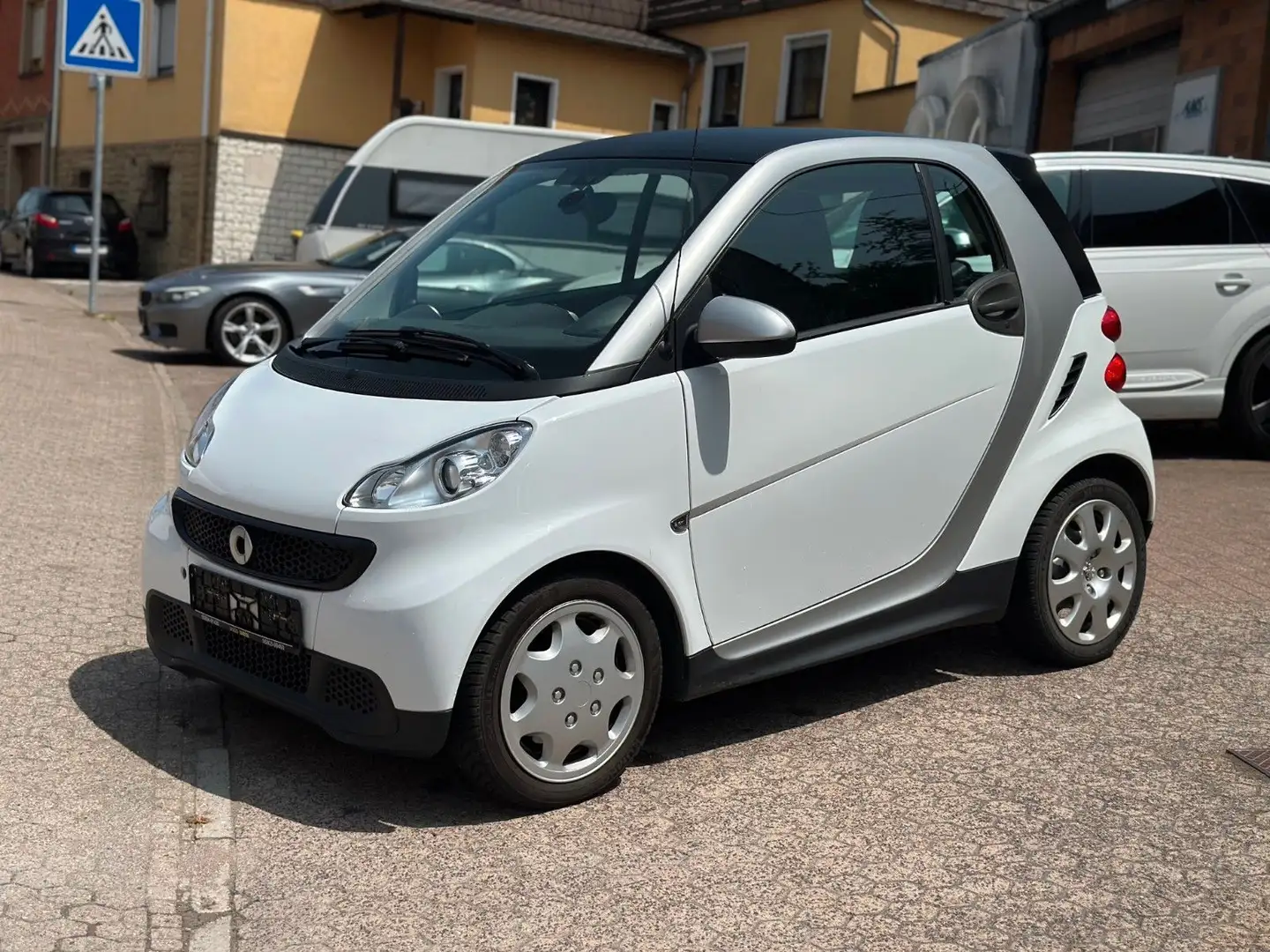 smart forTwo fortwo coupe Micro Hybrid Drive 45kW Silber - 2