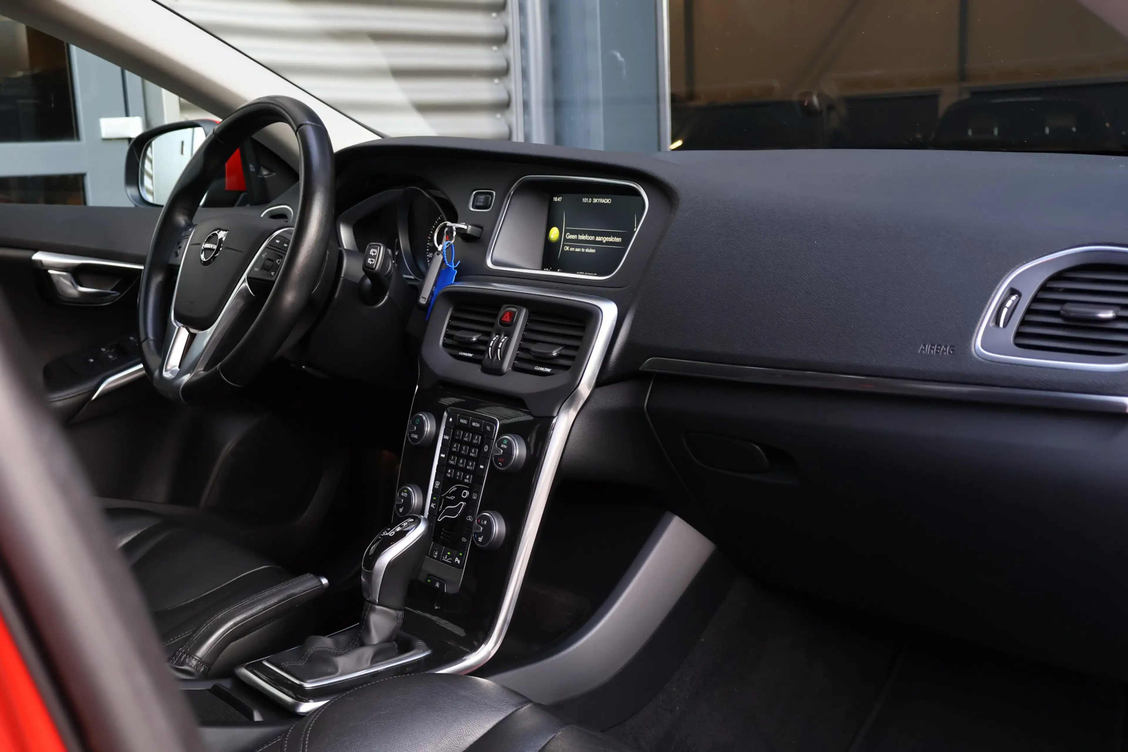 Volvo V40 2.0 D4 Inscription Automaat 190pk | Leer | Stoelve — photo 15
