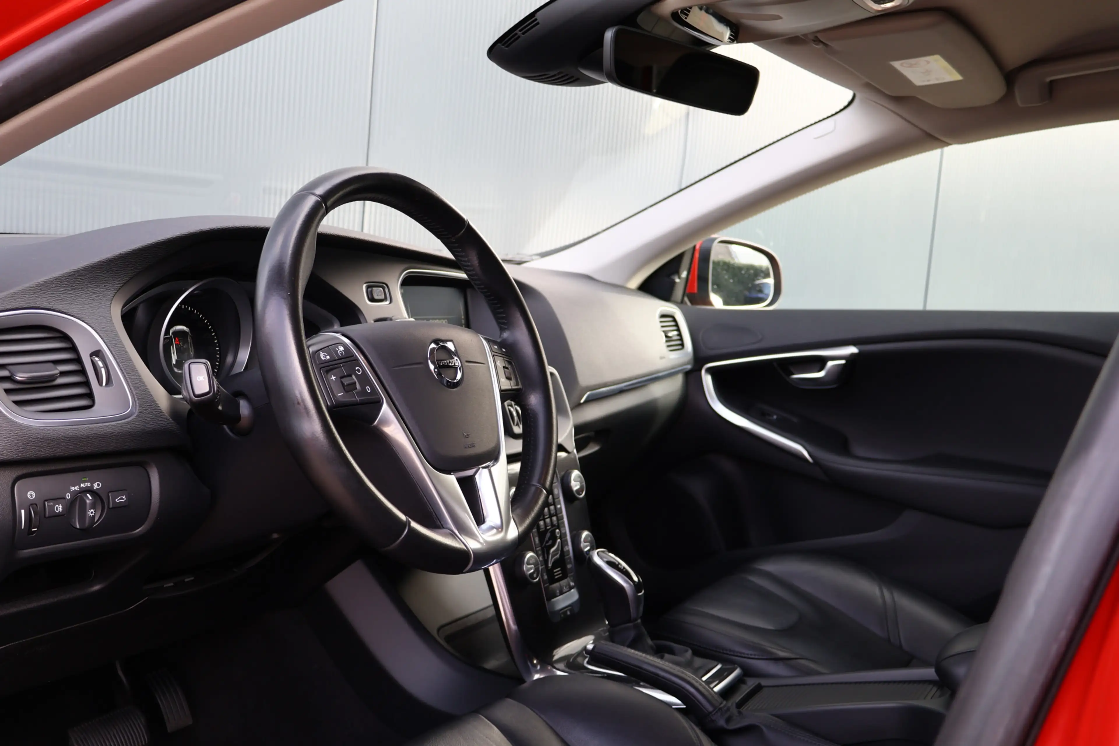 Volvo V40 2.0 D4 Inscription Automaat 190pk | Leer | Stoelve — photo 3
