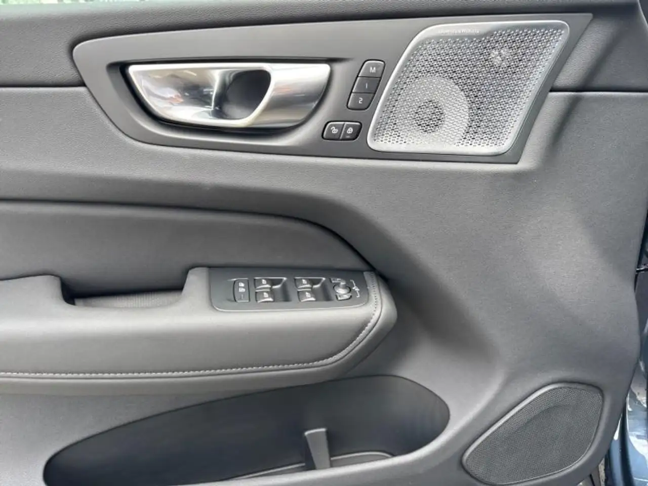 Volvo XC60 2026 — фото 11
