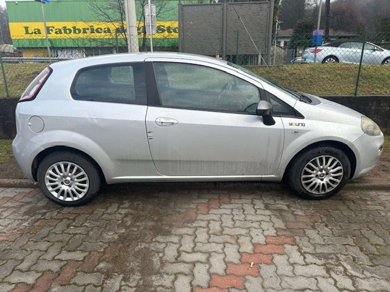Fiat Punto Punto III 2012 3p 1.4 easypower Young Gpl