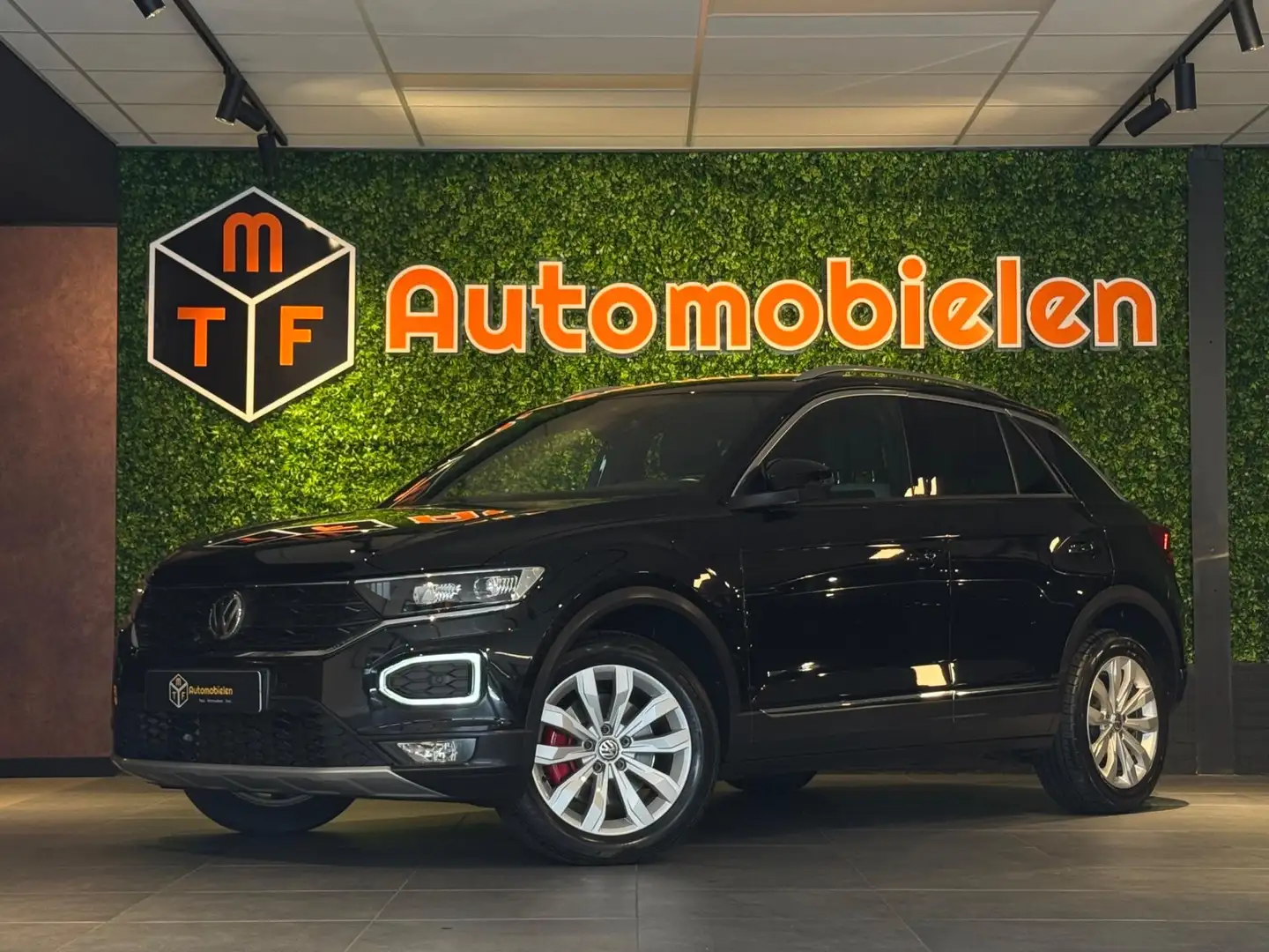 Volkswagen T-Roc R 150 PK |VIRTUAL|ACC|LANEASS.|SFEERVERLICHTING|BO Zwart - 1