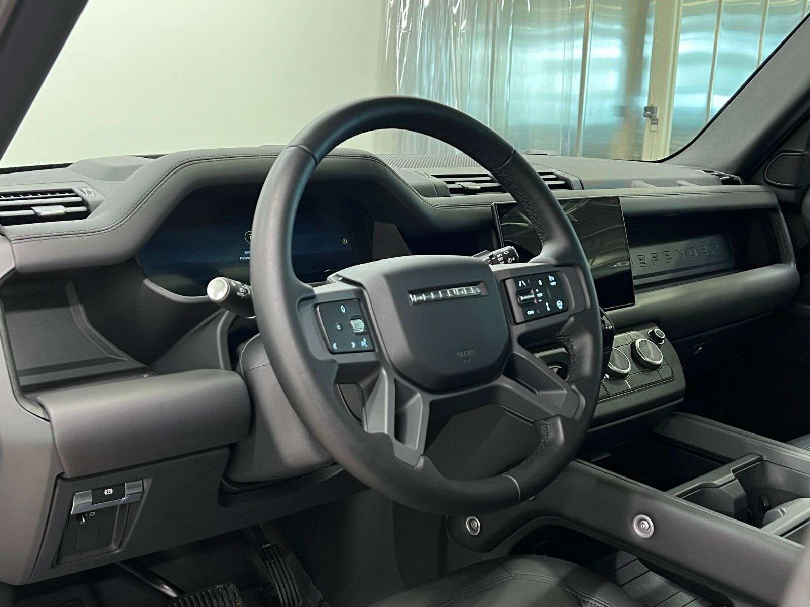 2025 Land Rover Defender 130 P400 X-DYNAMIC SE thumb 33