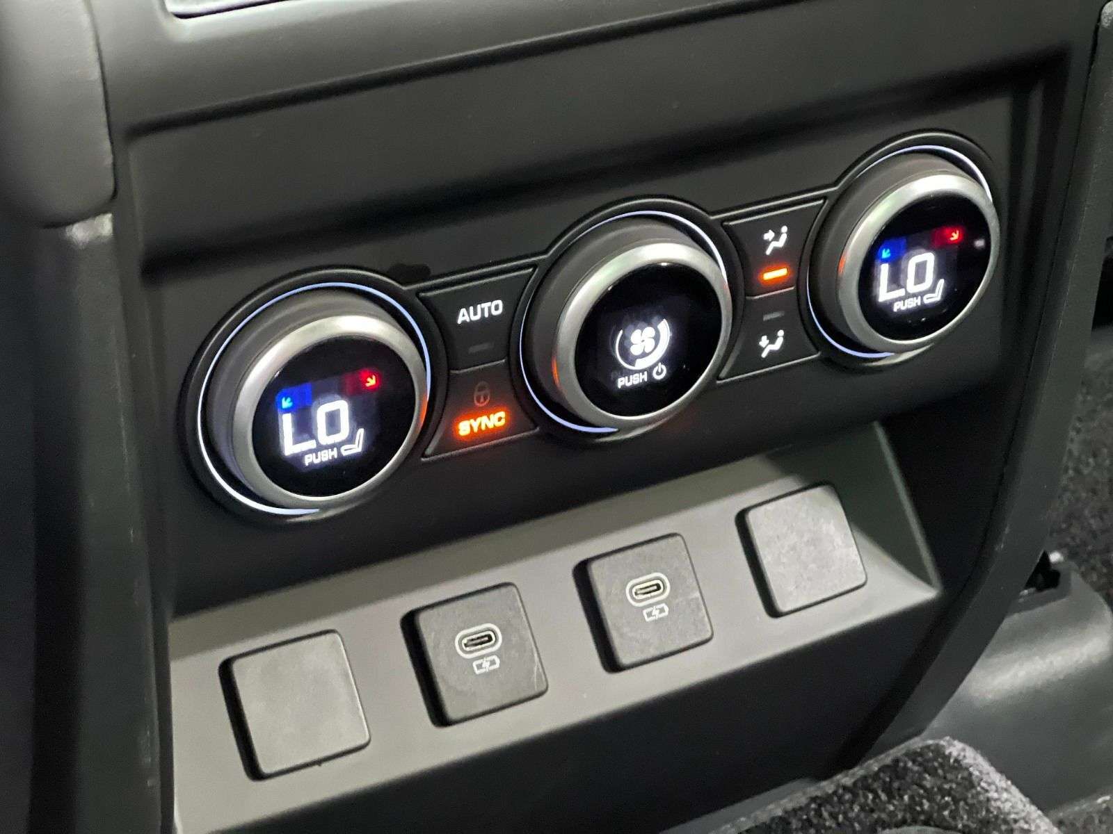 2025 Land Rover Defender 130 P400 X-DYNAMIC SE thumb 22