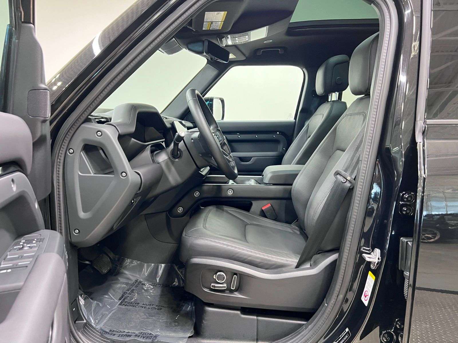 2025 Land Rover Defender 130 P400 X-DYNAMIC SE thumb 32