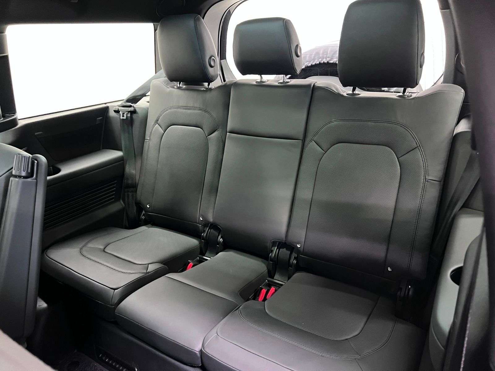 2025 Land Rover Defender 130 P400 X-DYNAMIC SE thumb 23