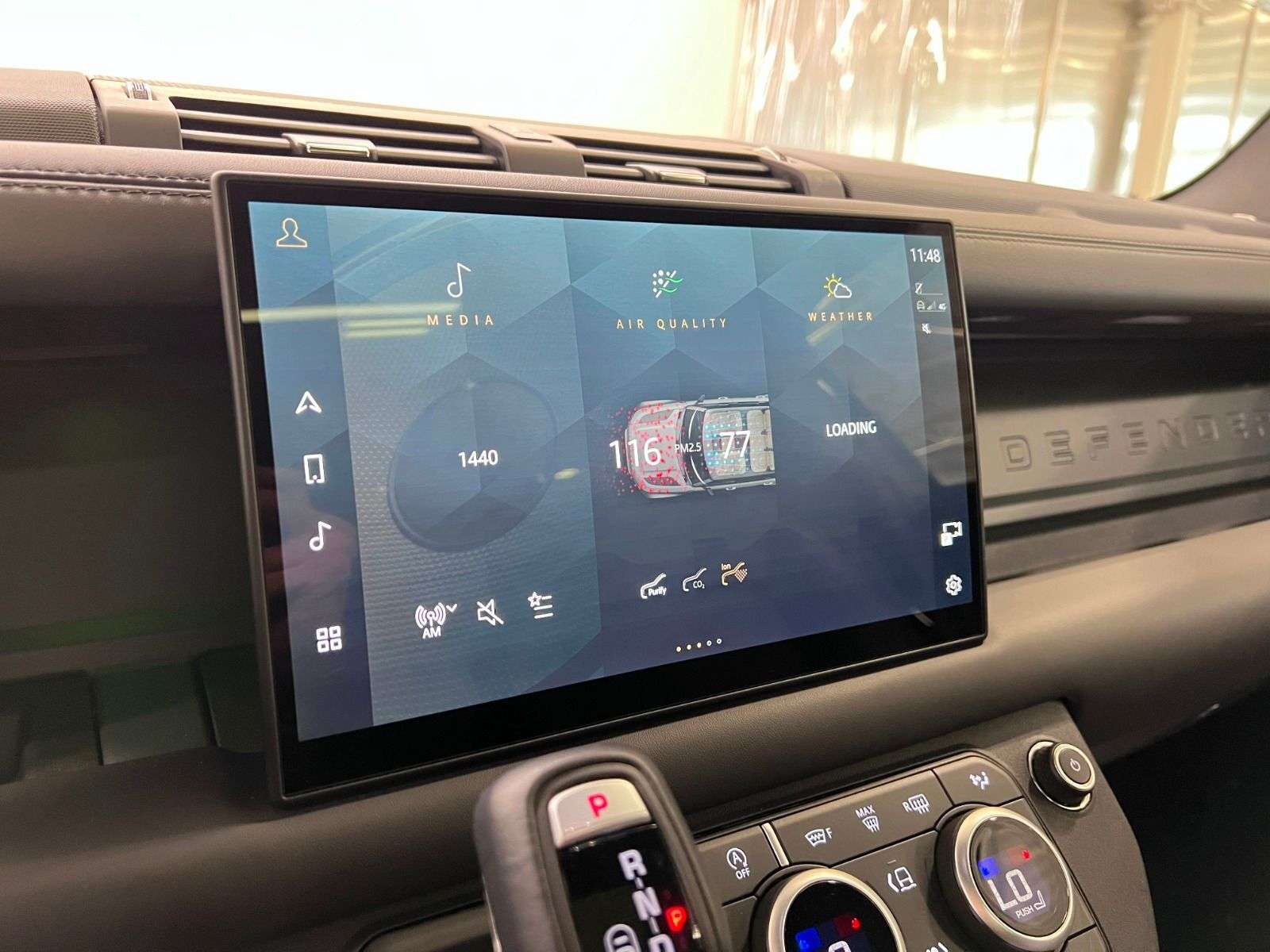 2025 Land Rover Defender 130 P400 X-DYNAMIC SE thumb 17