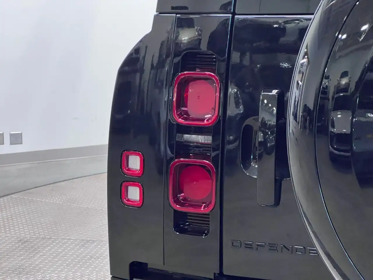 Land Rover Defender снимка Land Rover Defender