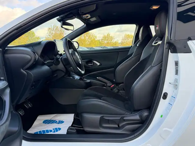 Toyota Yaris view 12