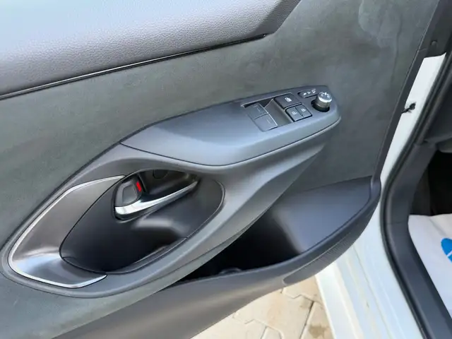 Toyota Yaris view 10