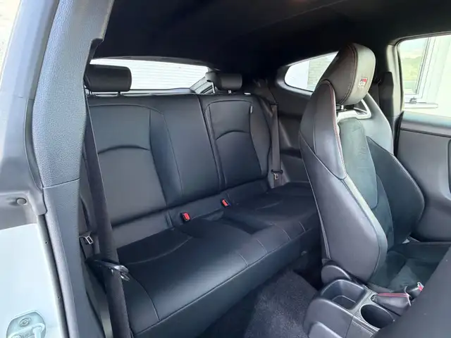 Toyota Yaris view 14