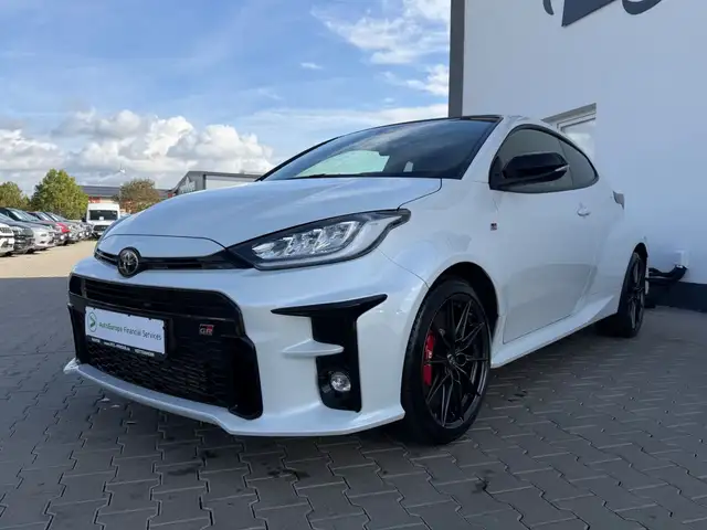 Toyota Yaris view 4