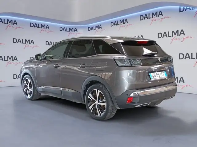 Peugeot 3008 view 3