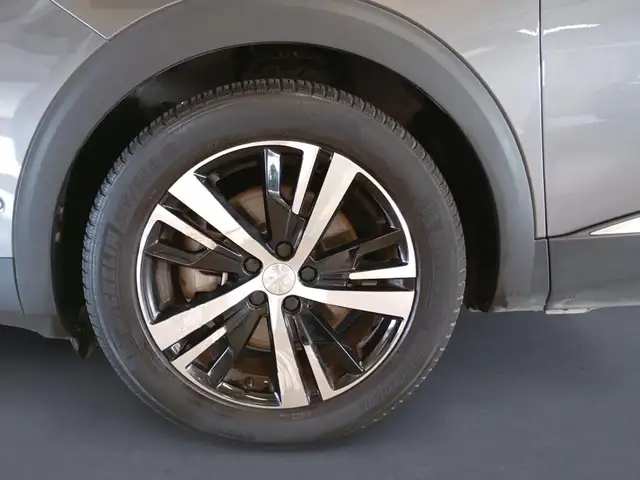 Peugeot 3008 view 9