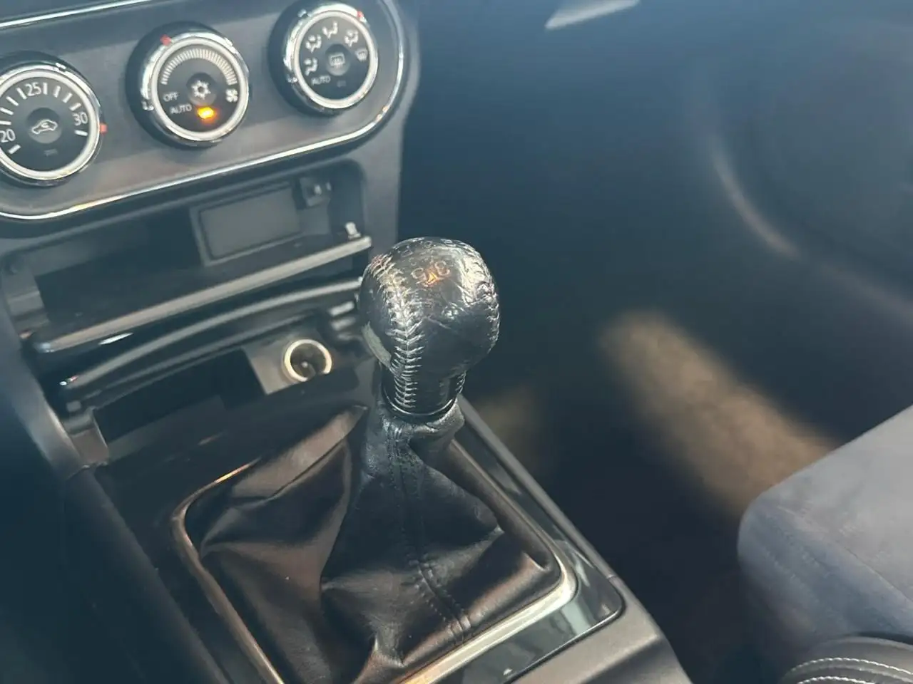 Mitsubishi Lancer снимка Mitsubishi Lancer