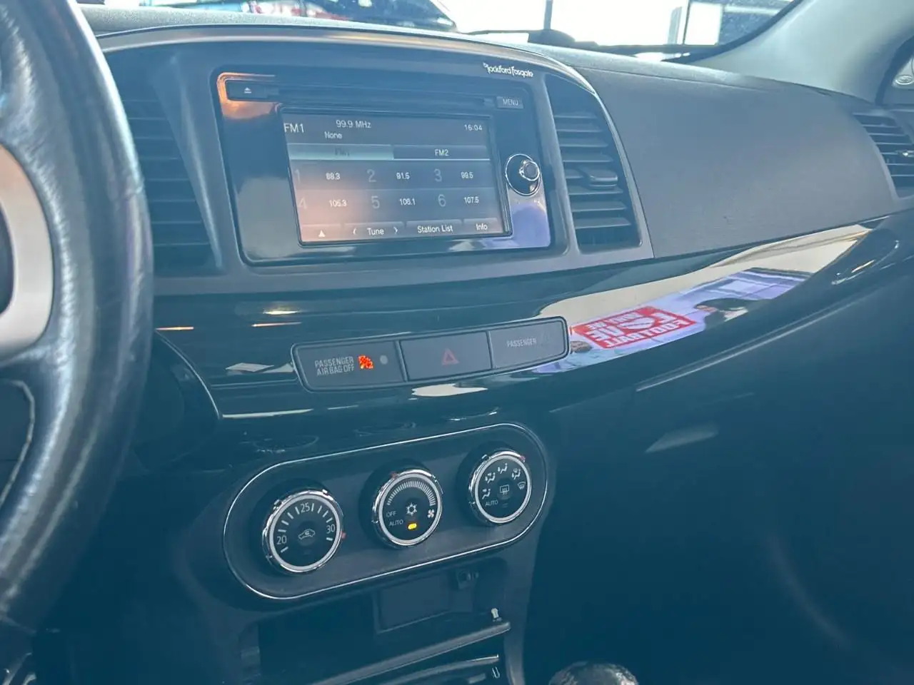 Mitsubishi Lancer снимка Mitsubishi Lancer