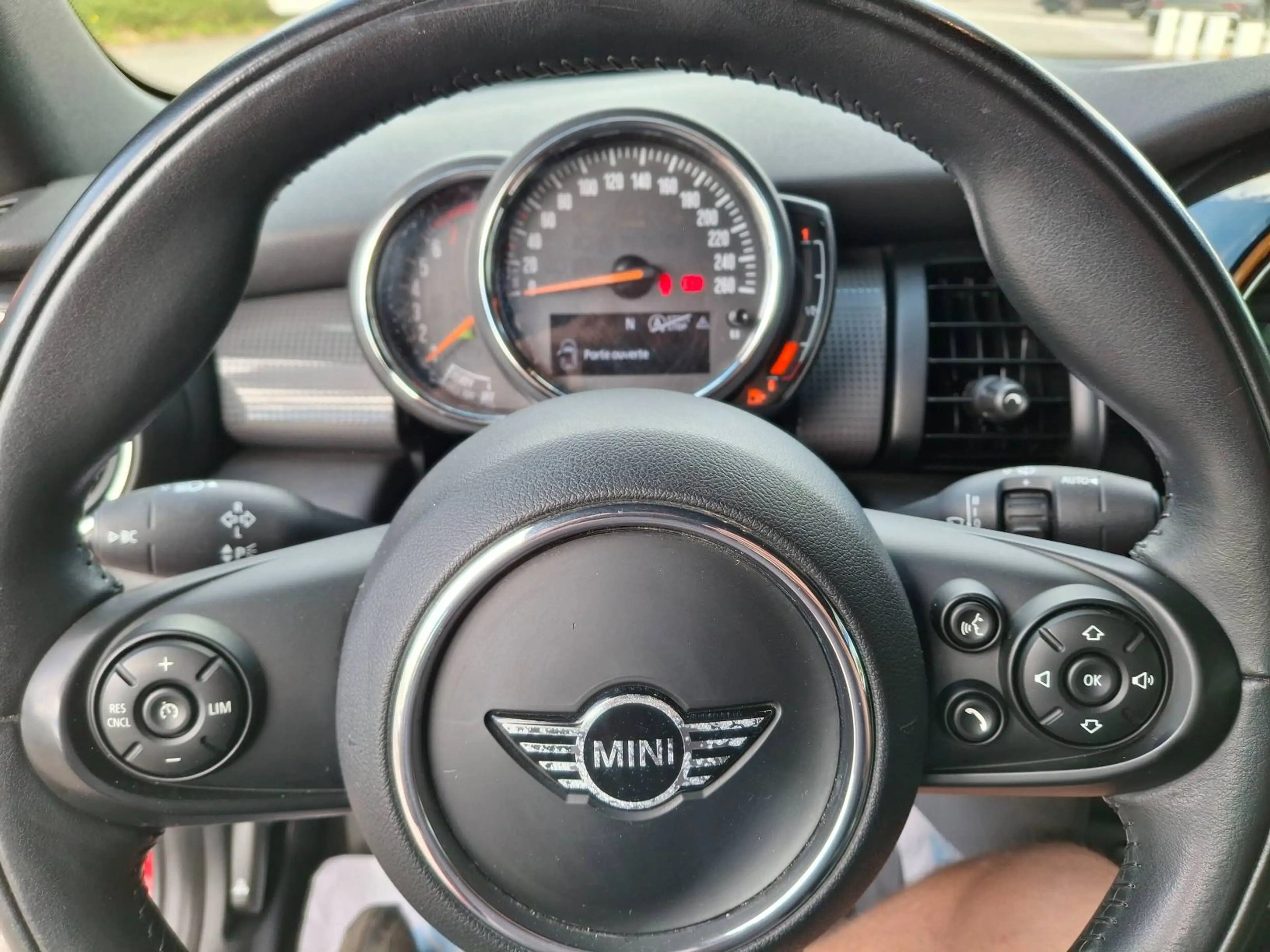 MINI Cooper Cabrio Mini Cabriolet 1.5 Cooper 136cv GPS/TEL BT/SIEGES CHAUFF/PH AUT/AB/APS ARR — photo 11