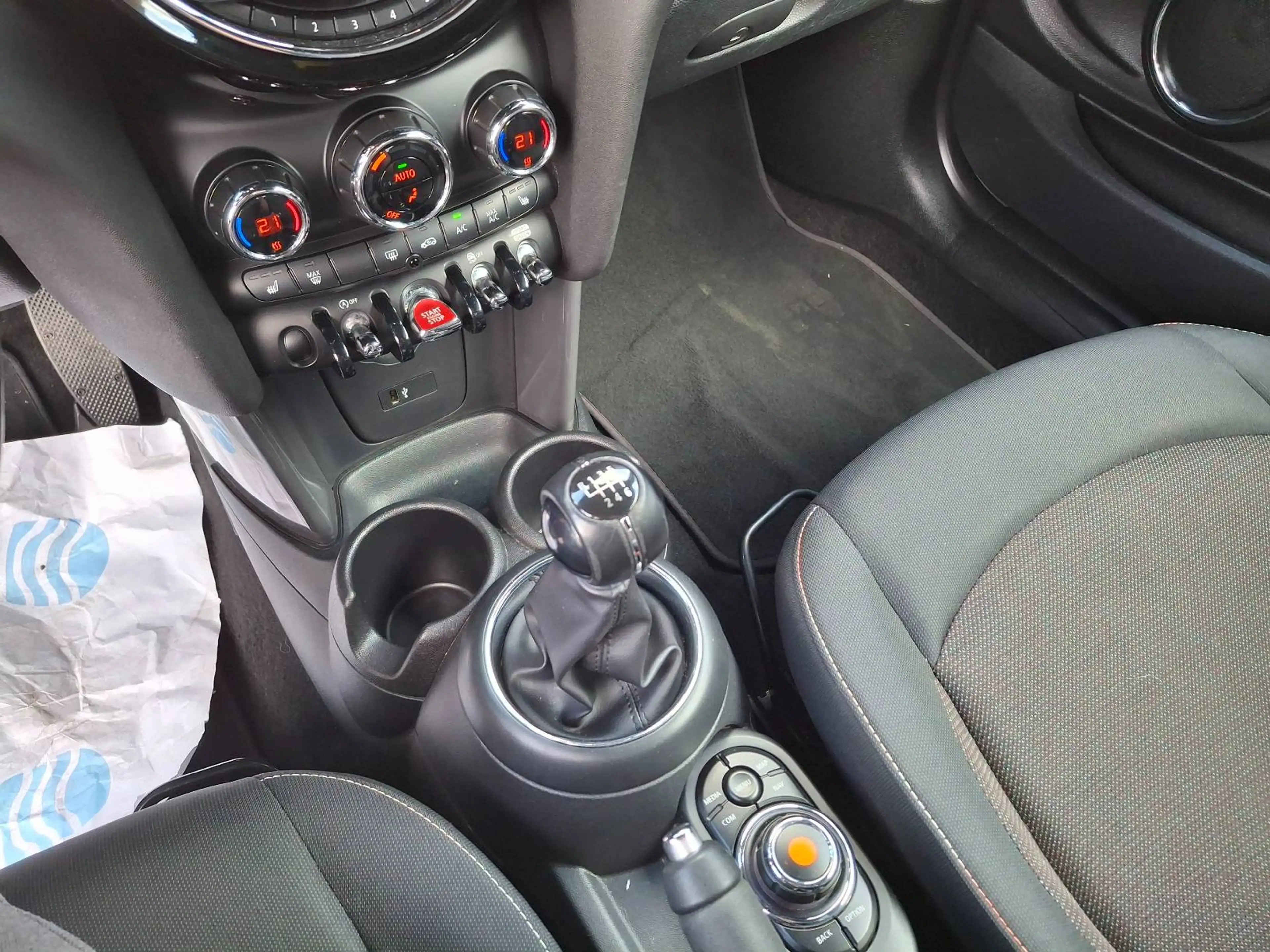 MINI Cooper Cabrio Mini Cabriolet 1.5 Cooper 136cv GPS/TEL BT/SIEGES CHAUFF/PH AUT/AB/APS ARR — photo 15
