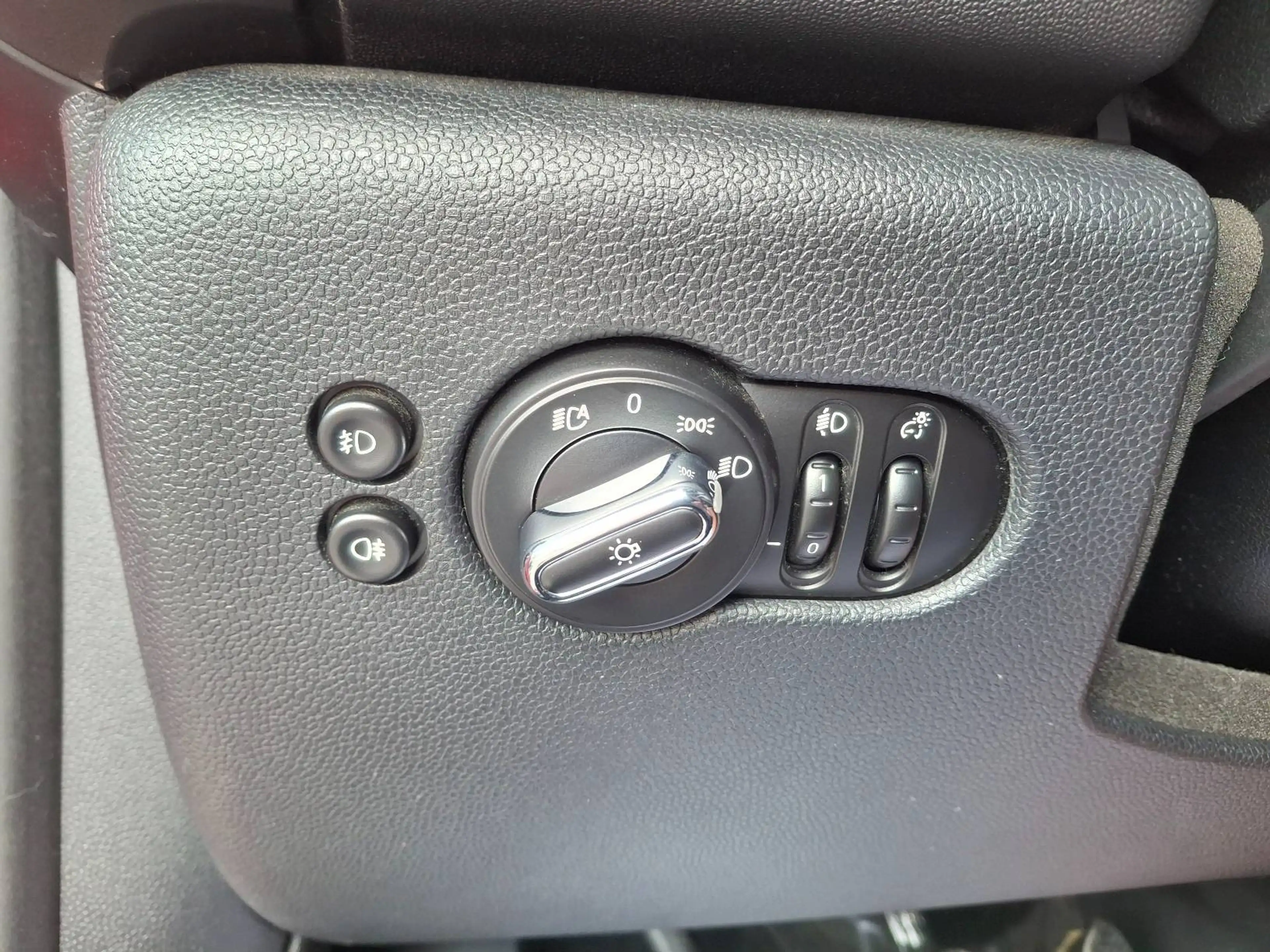 MINI Cooper Cabrio Mini Cabriolet 1.5 Cooper 136cv GPS/TEL BT/SIEGES CHAUFF/PH AUT/AB/APS ARR — photo 10
