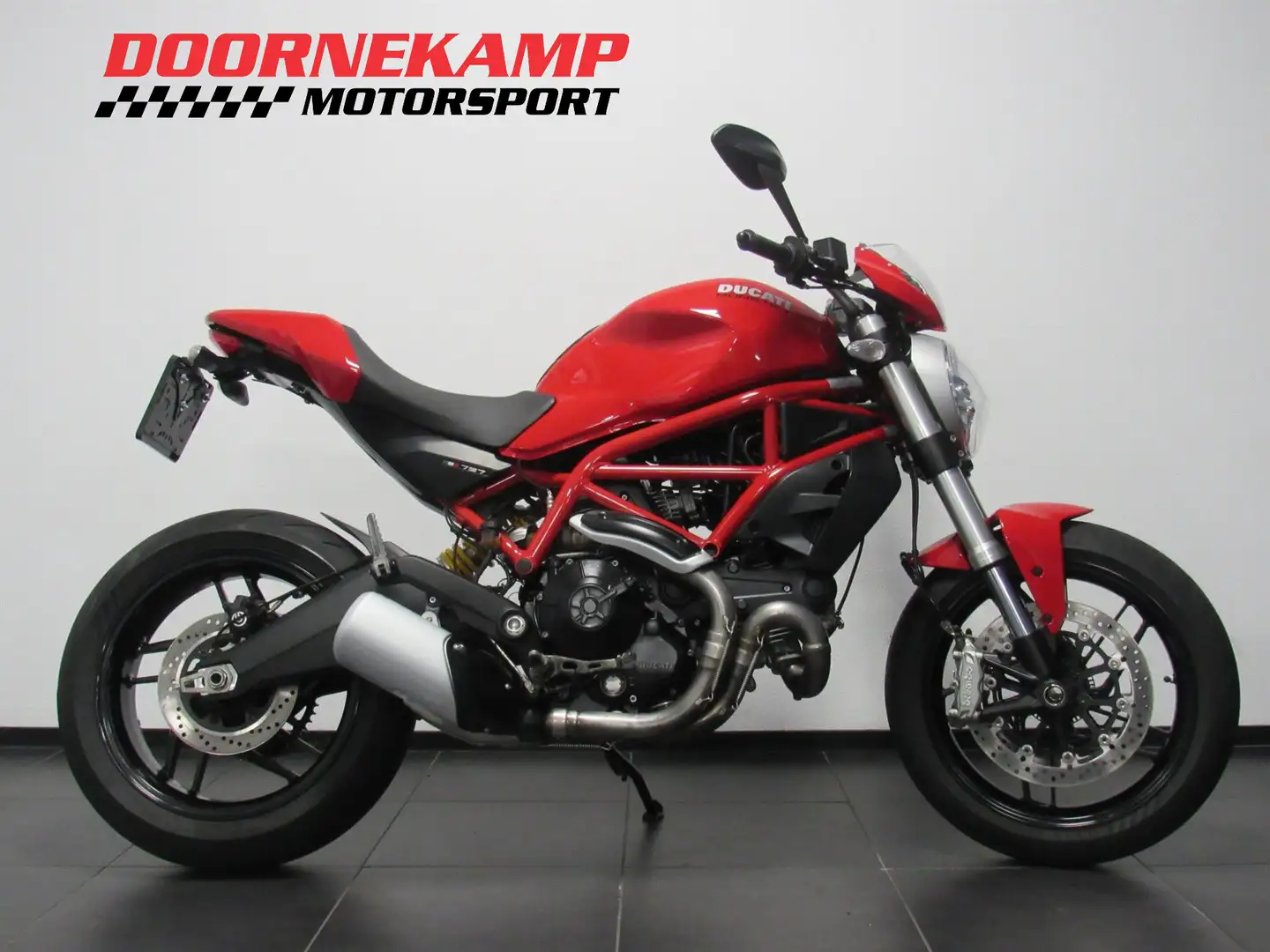 Ducati Monster 797 Rood - 1