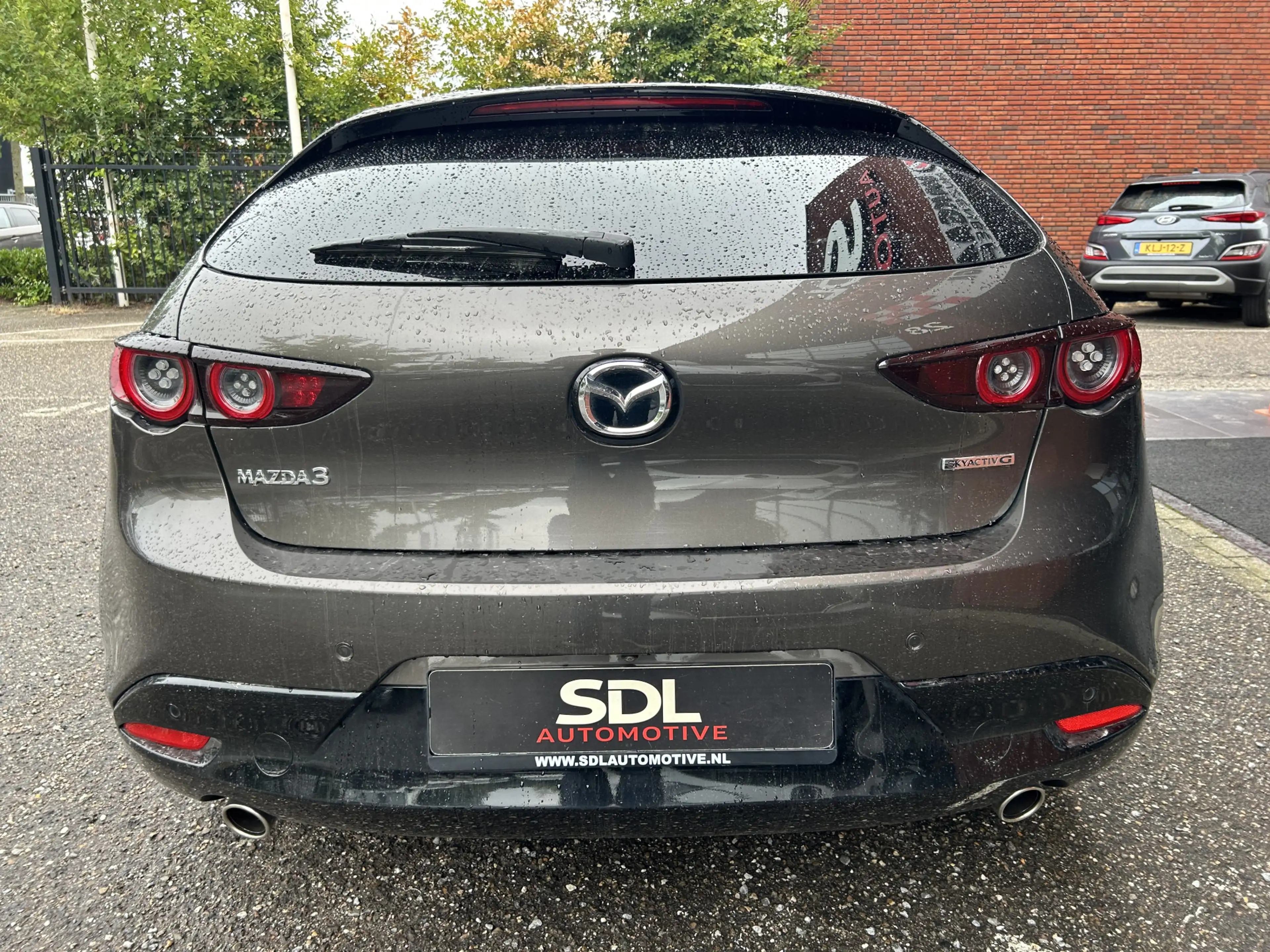 Mazda 3 2.0 e-SkyActiv-G M Hybrid 122 Luxury // FULL LED / — photo 6