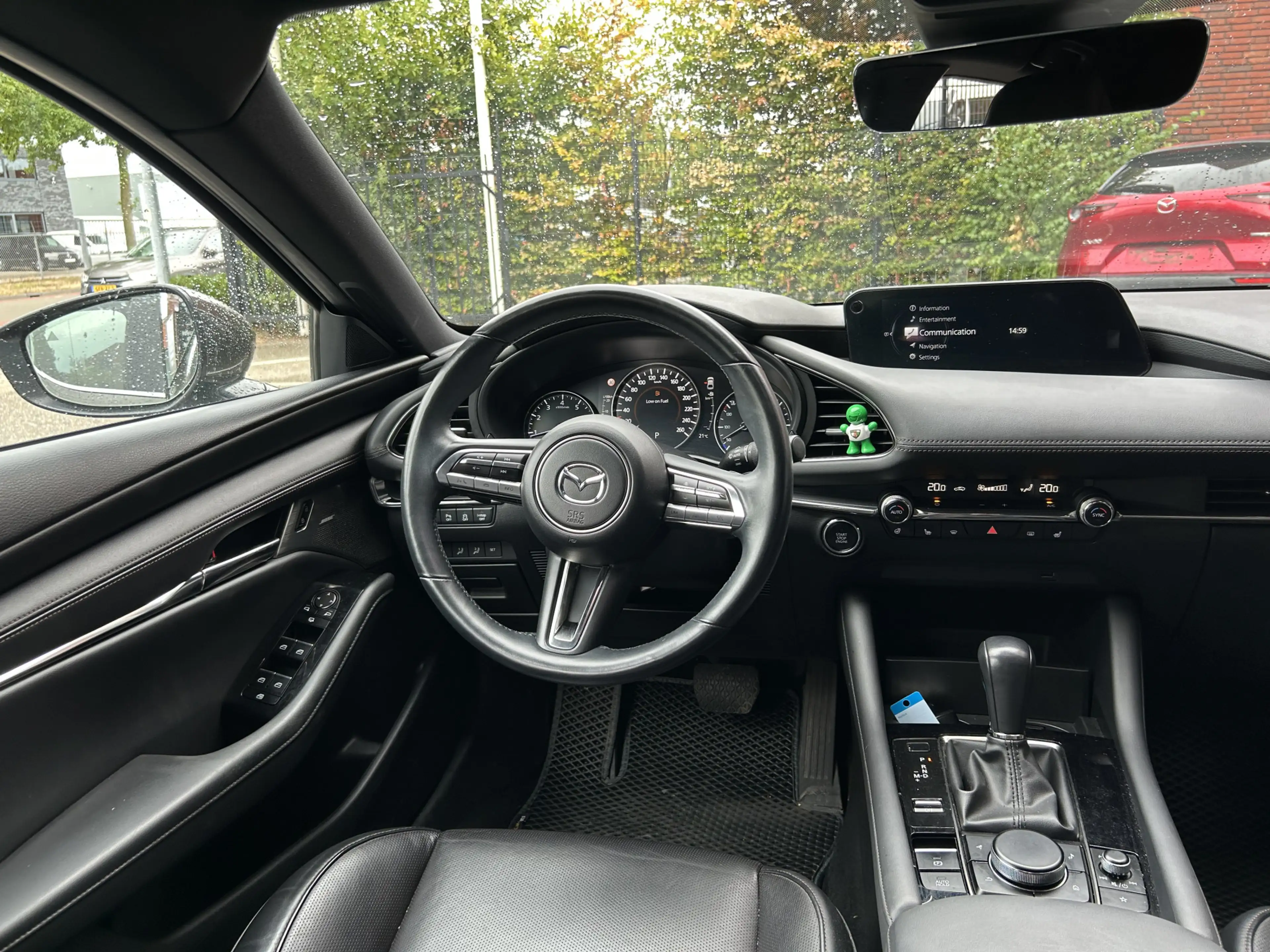 Mazda 3 2.0 e-SkyActiv-G M Hybrid 122 Luxury // FULL LED / — photo 8